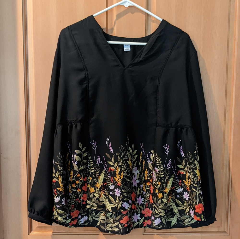 Large Old Navy bouse in black with floral print.